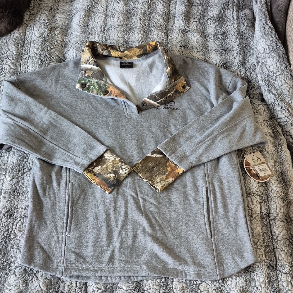 Realtree 🖤 Gray Pullover (649)